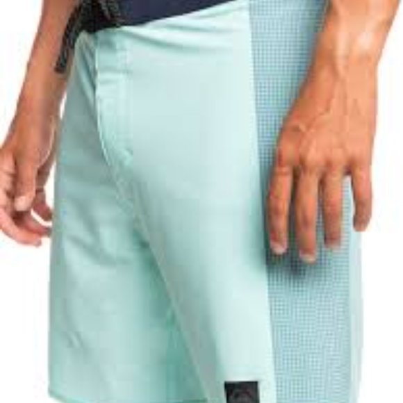 NWT!! Quiksilver Highlite Arch 19" Mens Boardshorts Angel Blue Size 40 - Picture 10 of 10